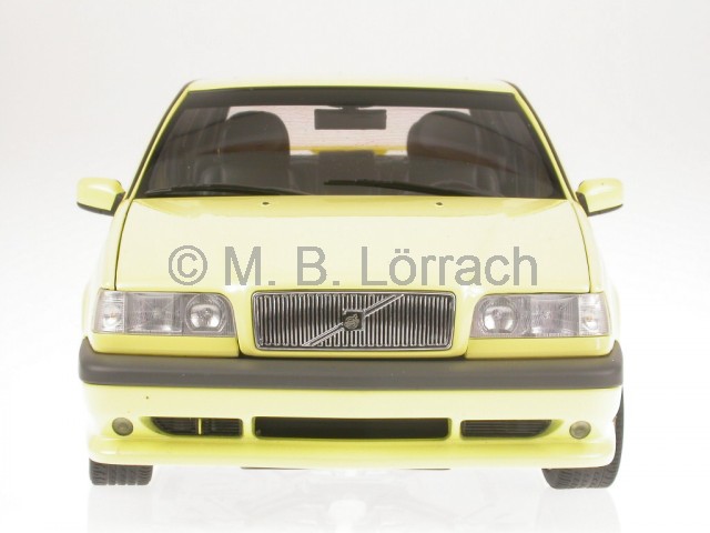 Volvo_850_T5-R_cremegelb_19501_AutoArt_18_vo.jpg