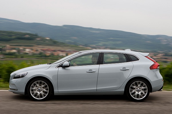 volvo-v40_2954_20.jpg